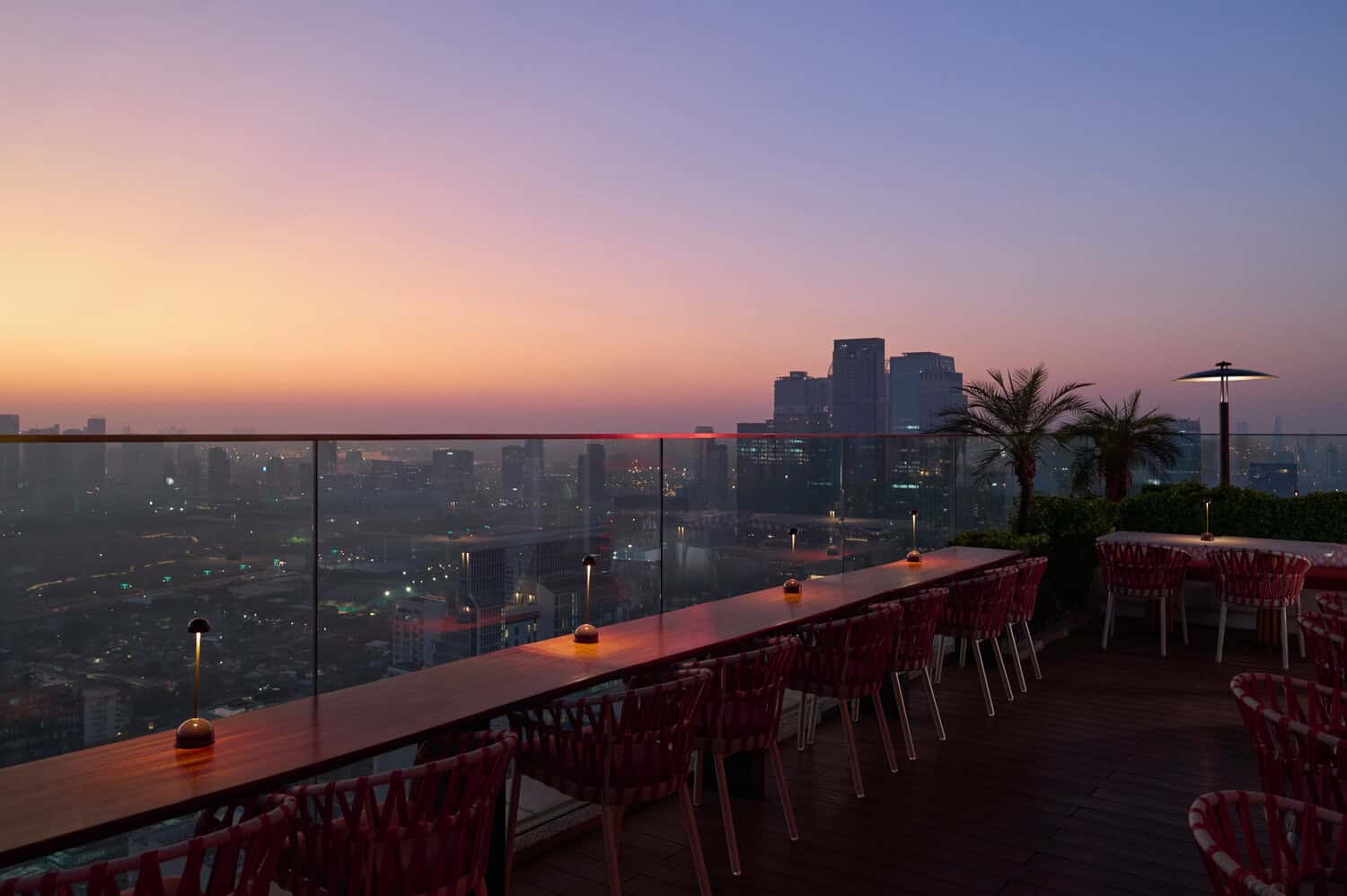 曼谷城市夜景，象徵台灣品牌前進泰國的新篇章